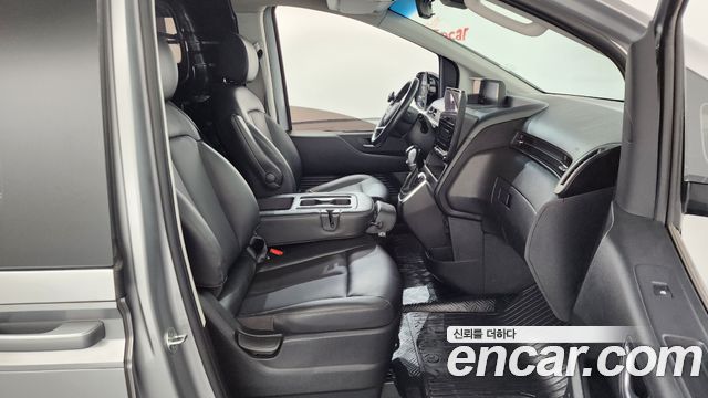 Hyundai Staria 2022 — photo 16