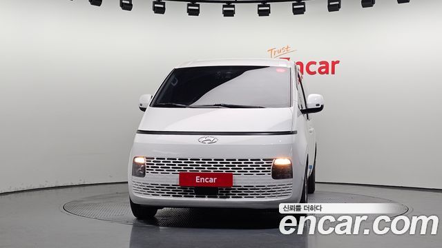 Hyundai Staria 2022 — photo 3