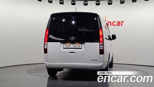 Hyundai Staria 2022 — photo 4