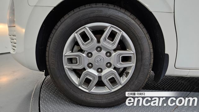 Hyundai Staria 2022 — photo 5