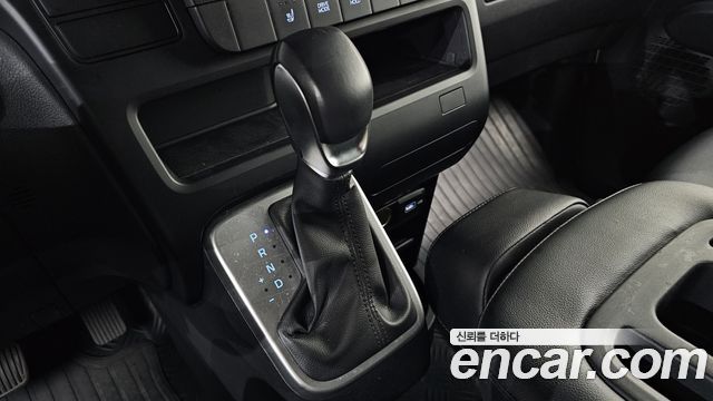 Hyundai Staria 2022 — photo 12