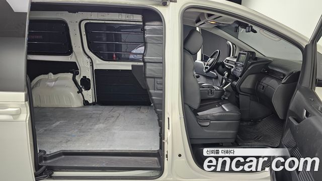 Hyundai Staria 2022 — photo 17