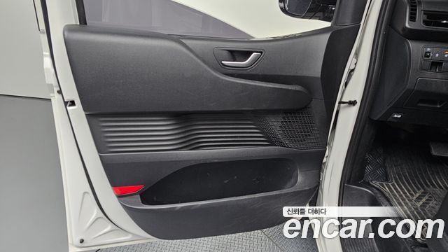 Hyundai Staria 2022 — photo 14