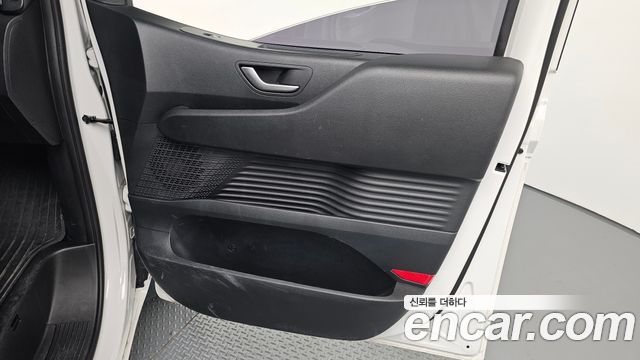 Hyundai Staria 2022 — photo 15