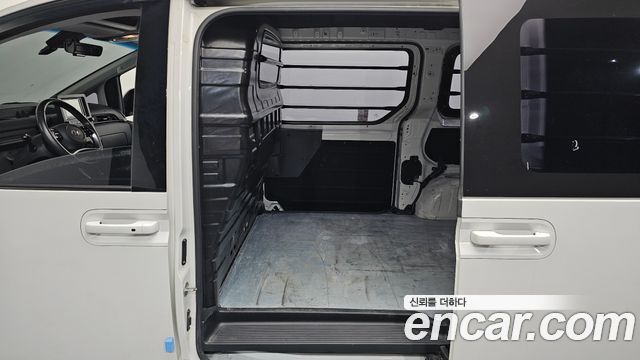 Hyundai Staria 2022 — photo 16