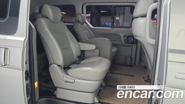Hyundai Starex 2018 — photo 12