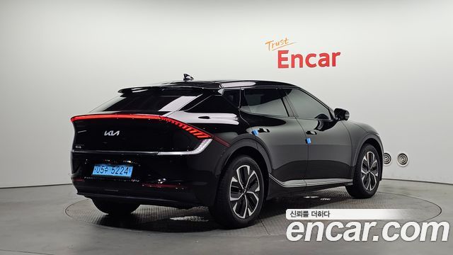 Kia EV6 2023 — photo 2