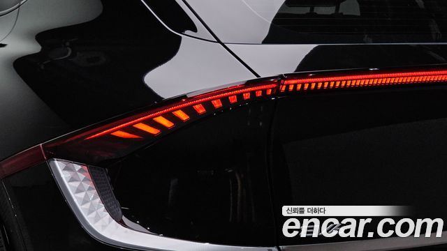 Kia EV6 2023 — photo 9