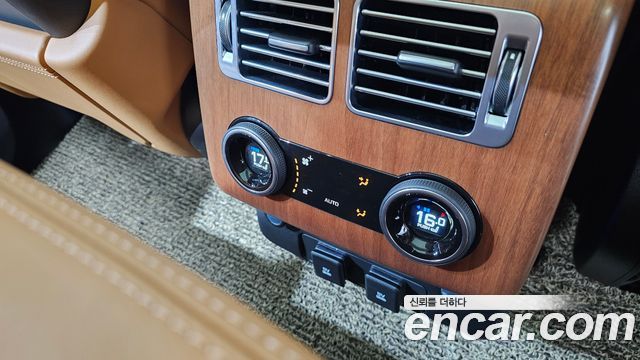 Land Rover Range Rover 2018 — photo 24