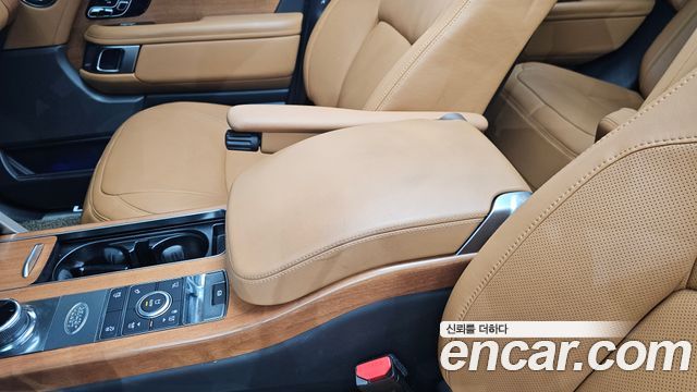 Land Rover Range Rover 2018 — photo 27