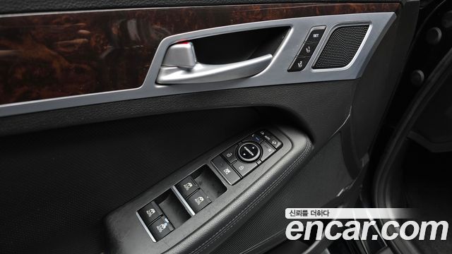 Hyundai Genesis 2015 — photo 17