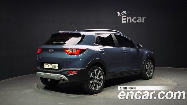 Kia Stonic 2018 — photo 2