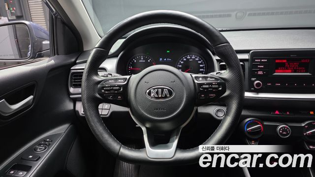 Kia Stonic 2018 — photo 19