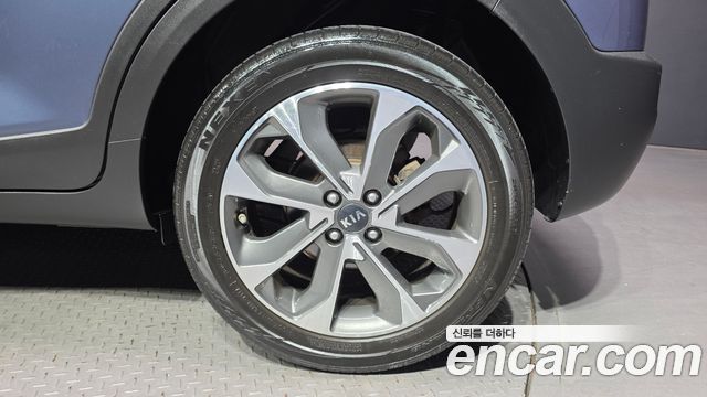 Kia Stonic 2018 — photo 7