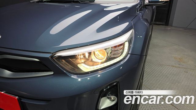 Kia Stonic 2018 — photo 8