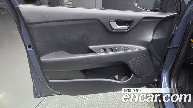 Kia Stonic 2018 — photo 14