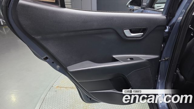 Kia Stonic 2018 — photo 15