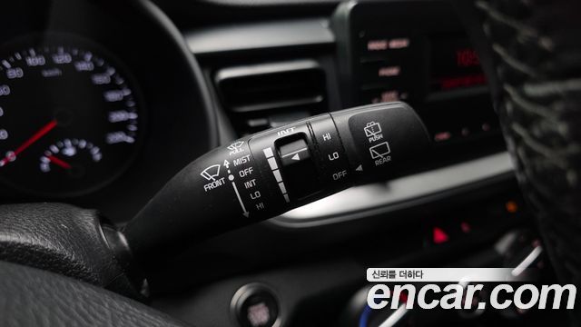 Kia Stonic 2018 — photo 27