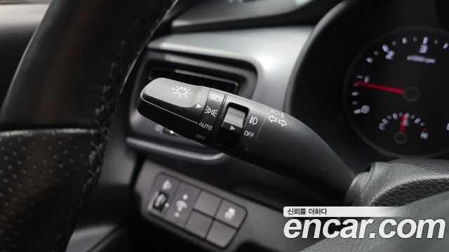Kia Stonic 2018 — photo 28