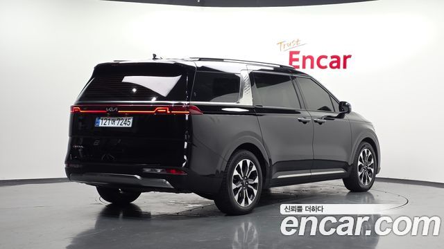 Kia Canival 2023 — photo 2