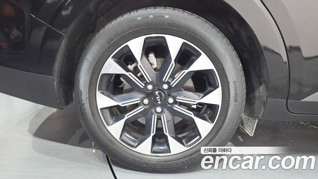 Kia Canival 2023 — photo 5