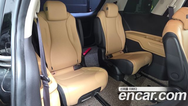 Kia Canival 2023 — photo 19