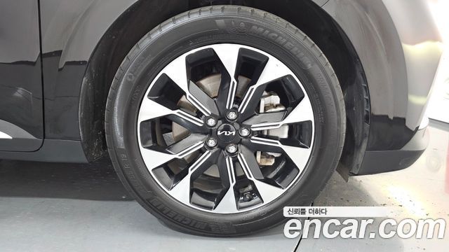 Kia Canival 2023 — photo 7