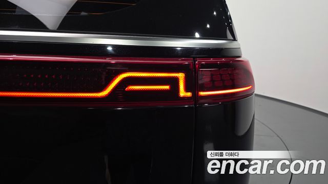 Kia Canival 2023 — photo 9