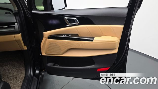 Kia Canival 2023 — photo 15