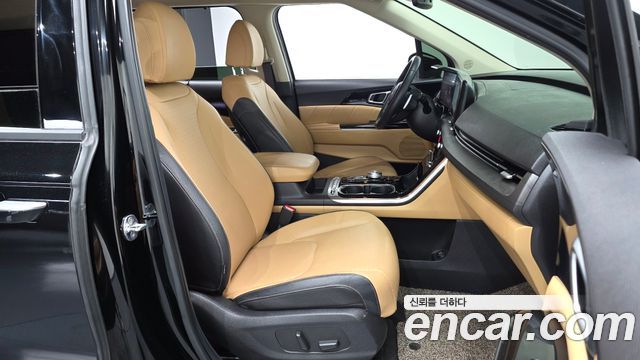 Kia Canival 2023 — photo 16