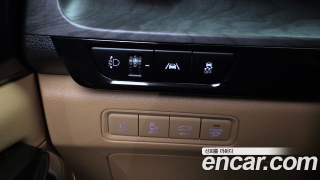 Kia Canival 2023 — photo 32
