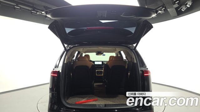 Kia Canival 2023 — photo 39