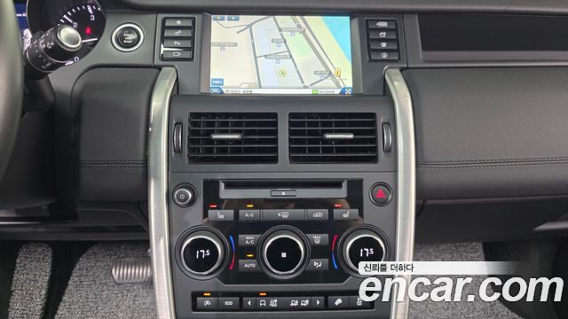 Land Rover Discovery Sport 2016 — photo 14