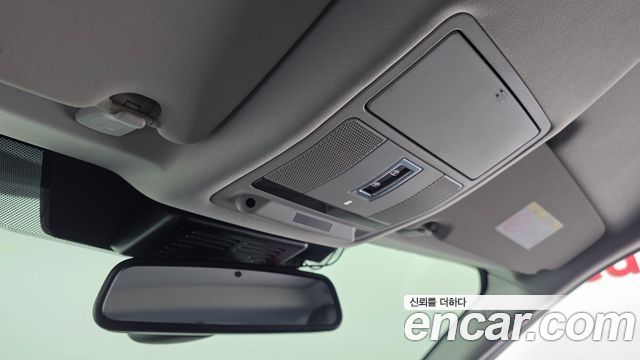 Land Rover Discovery Sport 2016 — photo 17