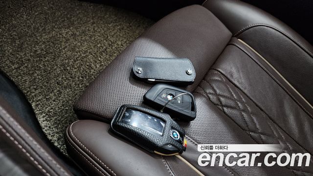 BMW 5-Series 2018 — photo 21