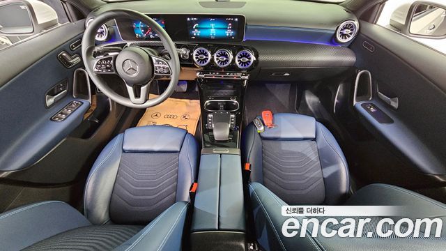 Mercedes-Benz A-Class 2020 — photo 10