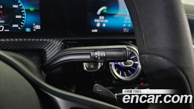 Mercedes-Benz A-Class 2020 — photo 12
