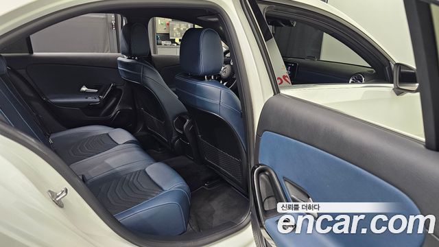 Mercedes-Benz A-Class 2020 — photo 17