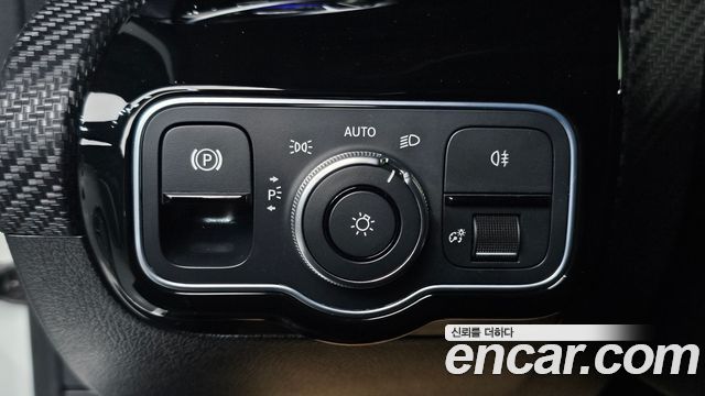 Mercedes-Benz A-Class 2020 — photo 20