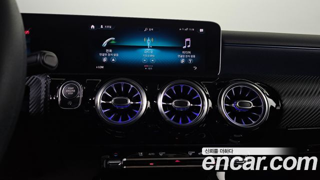 Mercedes-Benz A-Class 2020 — photo 23