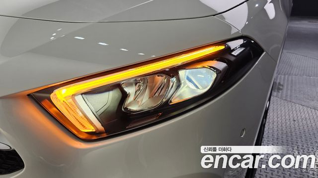 Mercedes-Benz A-Class 2020 — photo 8