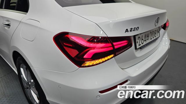 Mercedes-Benz A-Class 2020 — photo 9