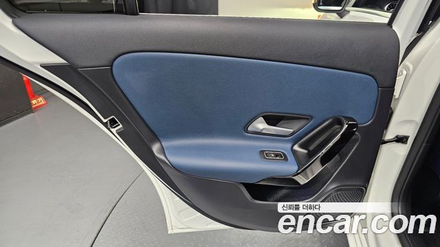 Mercedes-Benz A-Class 2020 — photo 15