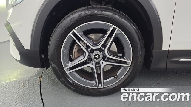 Mercedes-Benz GLB-Class 2022 — photo 5