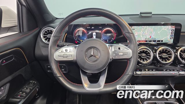Mercedes-Benz GLB-Class 2022 — photo 20