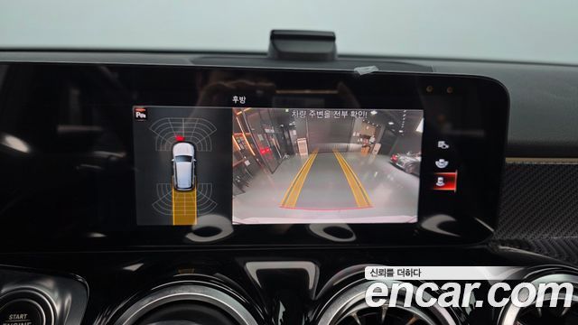 Mercedes-Benz GLB-Class 2022 — photo 21
