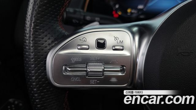 Mercedes-Benz GLB-Class 2022 — photo 23