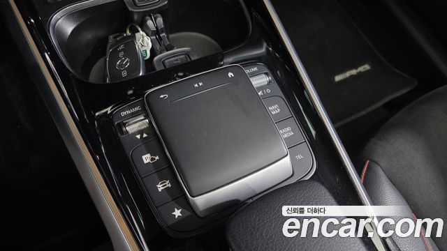 Mercedes-Benz GLB-Class 2022 — photo 26