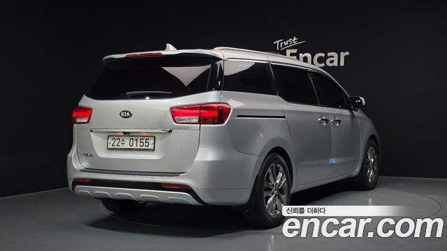 Kia Canival 2017 — photo 2