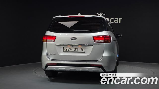 Kia Canival 2017 — photo 4